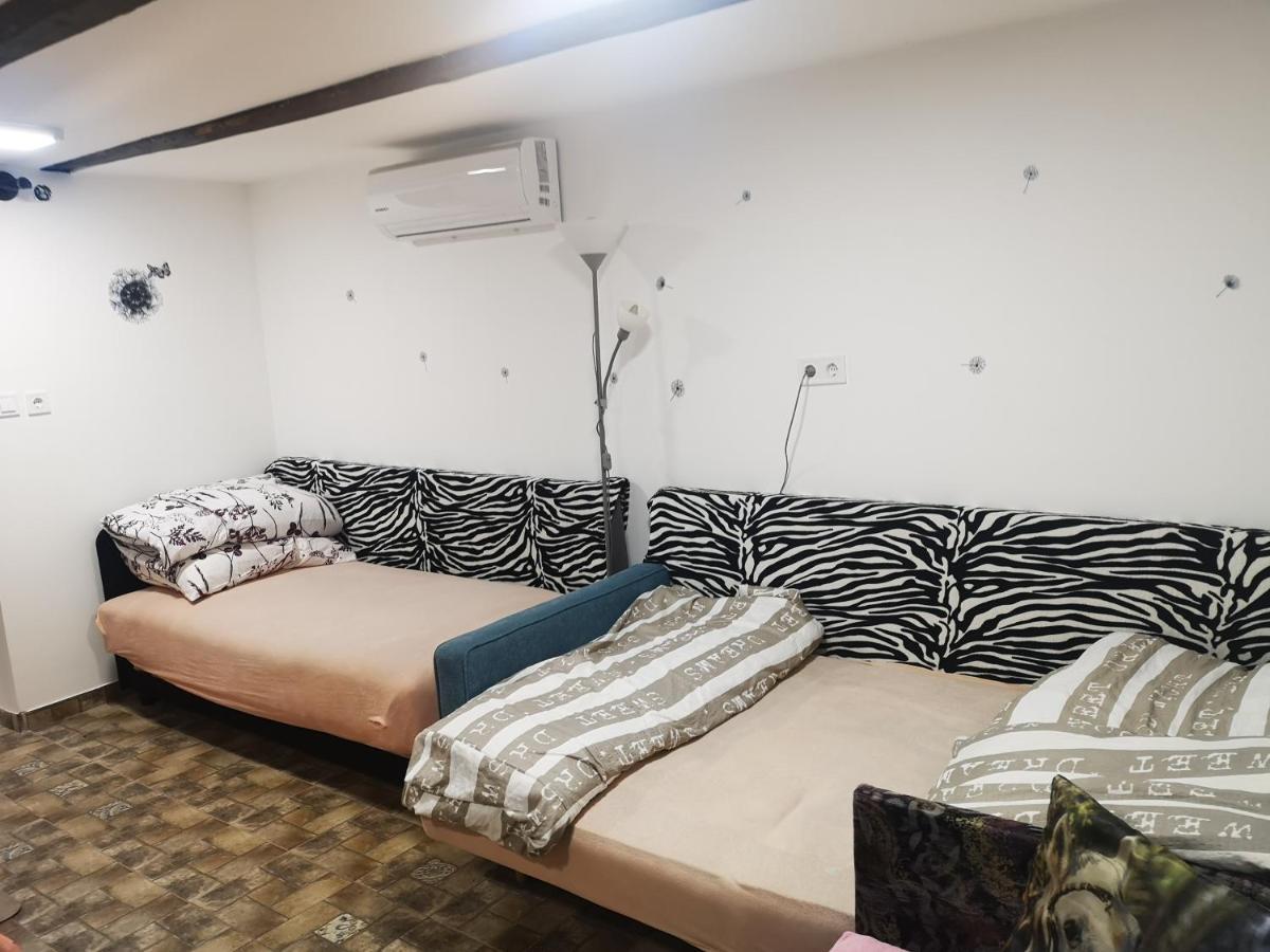 فندق Kuti Vendeghaz Bakonykuti المظهر الخارجي الصورة