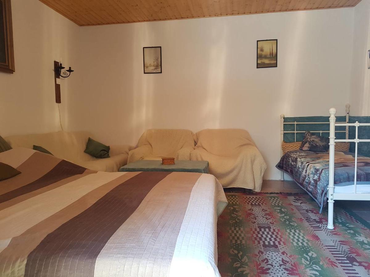 فندق Kuti Vendeghaz Bakonykuti المظهر الخارجي الصورة
