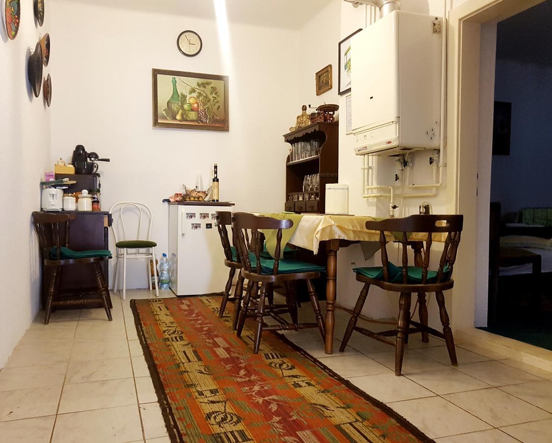 فندق Kuti Vendeghaz Bakonykuti المظهر الخارجي الصورة